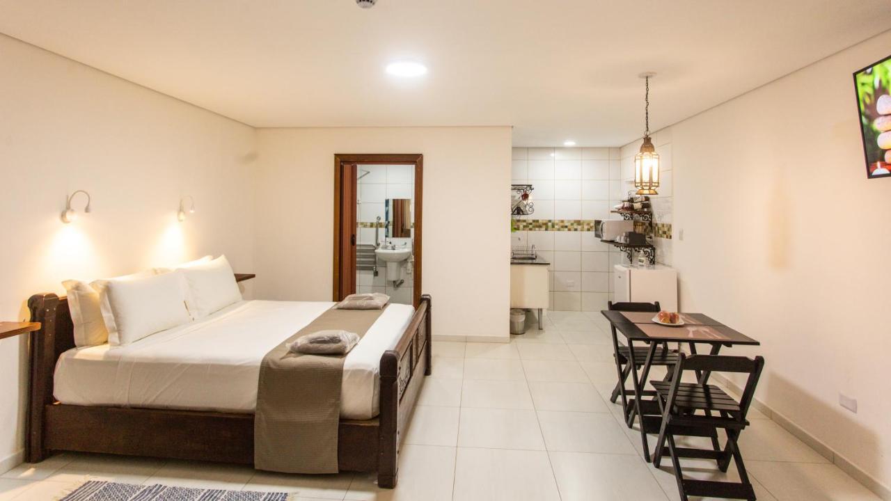 Hotel Chalet Monet - Granja Vianna Cotia  Extérieur photo