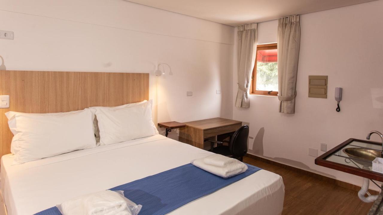 Hotel Chalet Monet - Granja Vianna Cotia  Extérieur photo